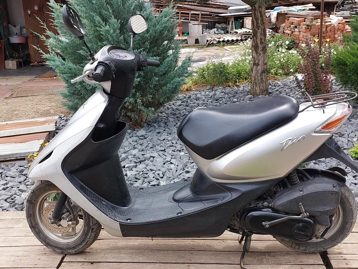 Honda Dio scooter