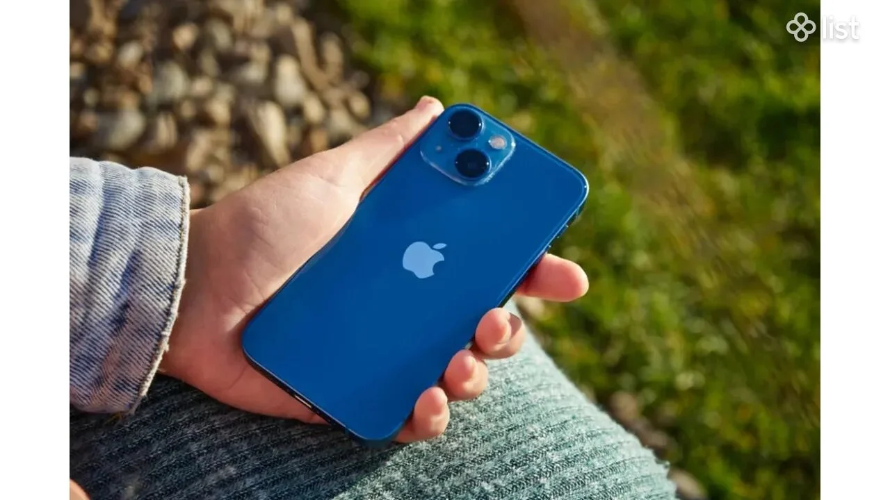 Apple iPhone 13 Blue